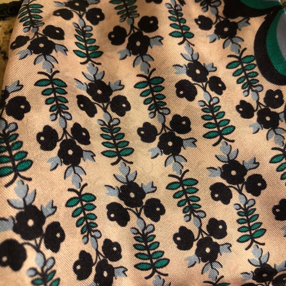 BRAND NEW ANN TAYLOR 100% SILK SCARF - Picture 7 of 8